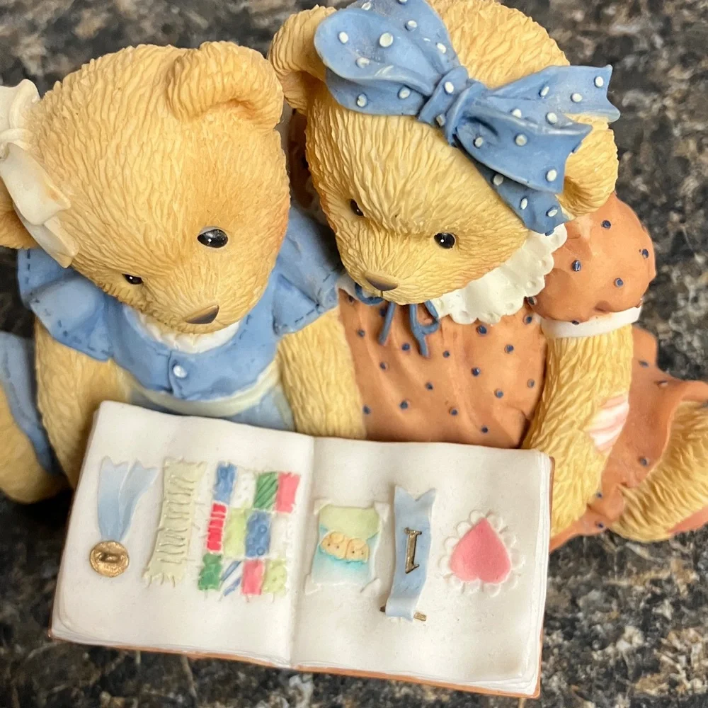 Cherished Teddies good non